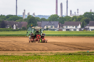 tractor-5218978_1920 1 (1)